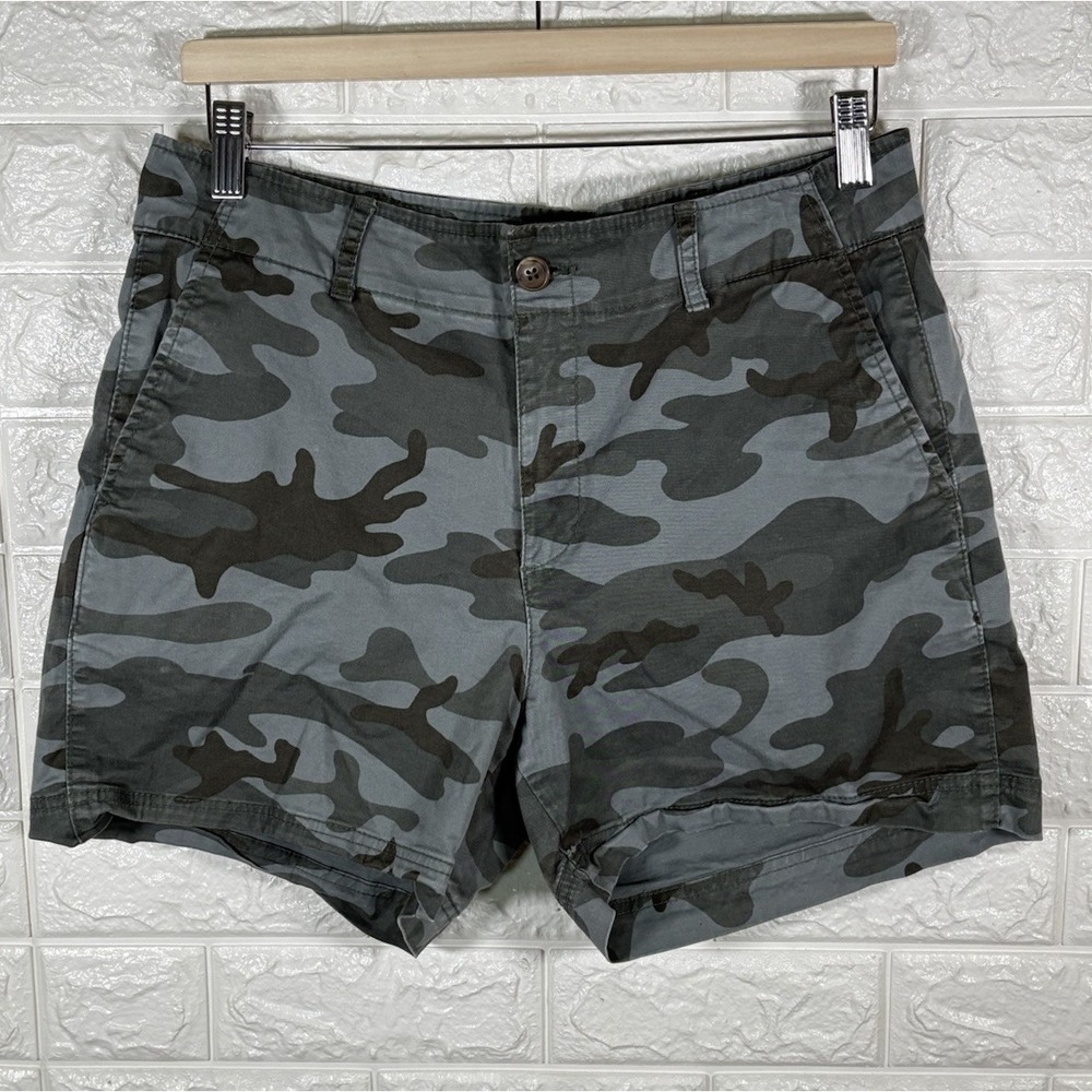 GAP Camouflage Women Shorts Cargos.